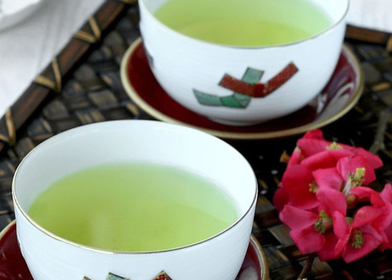 High Temperature Baked Souchong Black Tea Silver Junmei A Bud Or Two