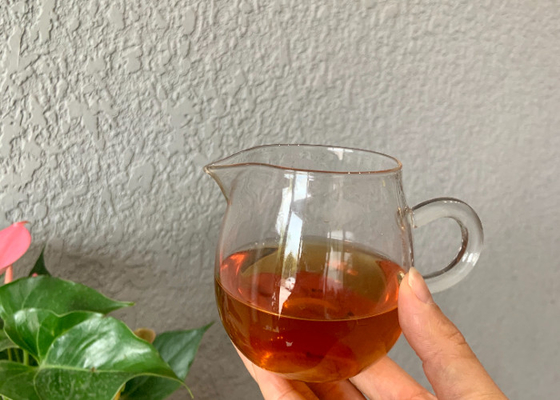 Immerse Yourself in the Fruity Aroma and Sweetness of Wuyi Rock Tea