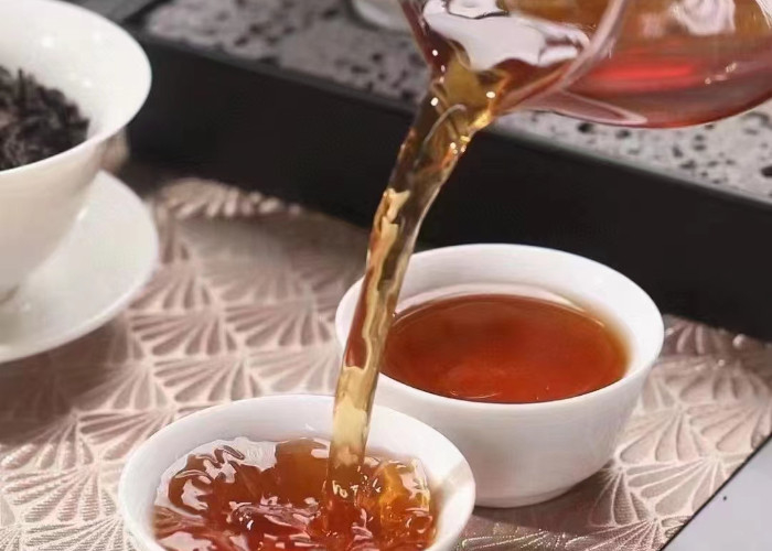 Shan xiaochong black tea 80g canned gift box tea Wuyi shan xiaochong Lianyun tea factory wholesale